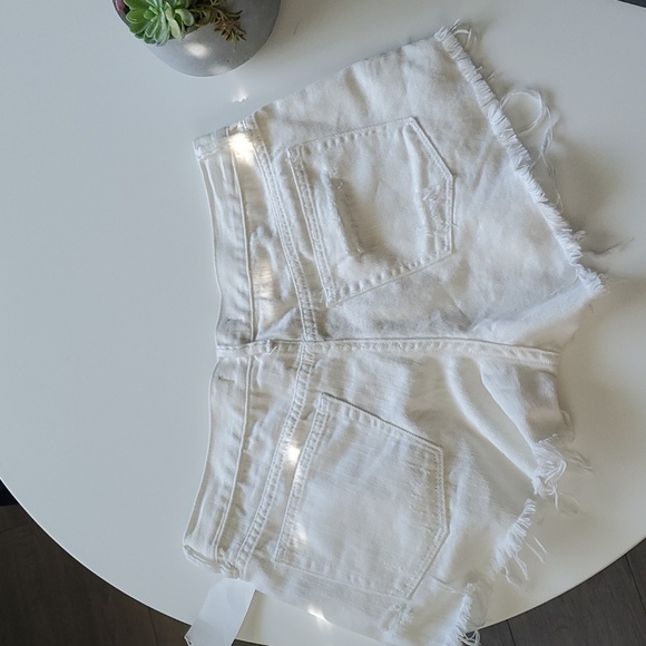 NWT Free People Loving Good Vibrations Spring White Denim Shorts - Picture 7 of 13